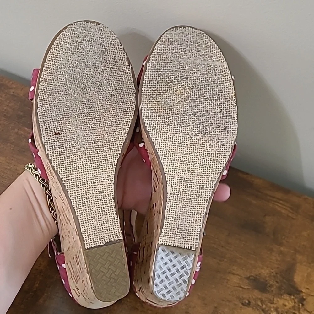 Toms cranberry white